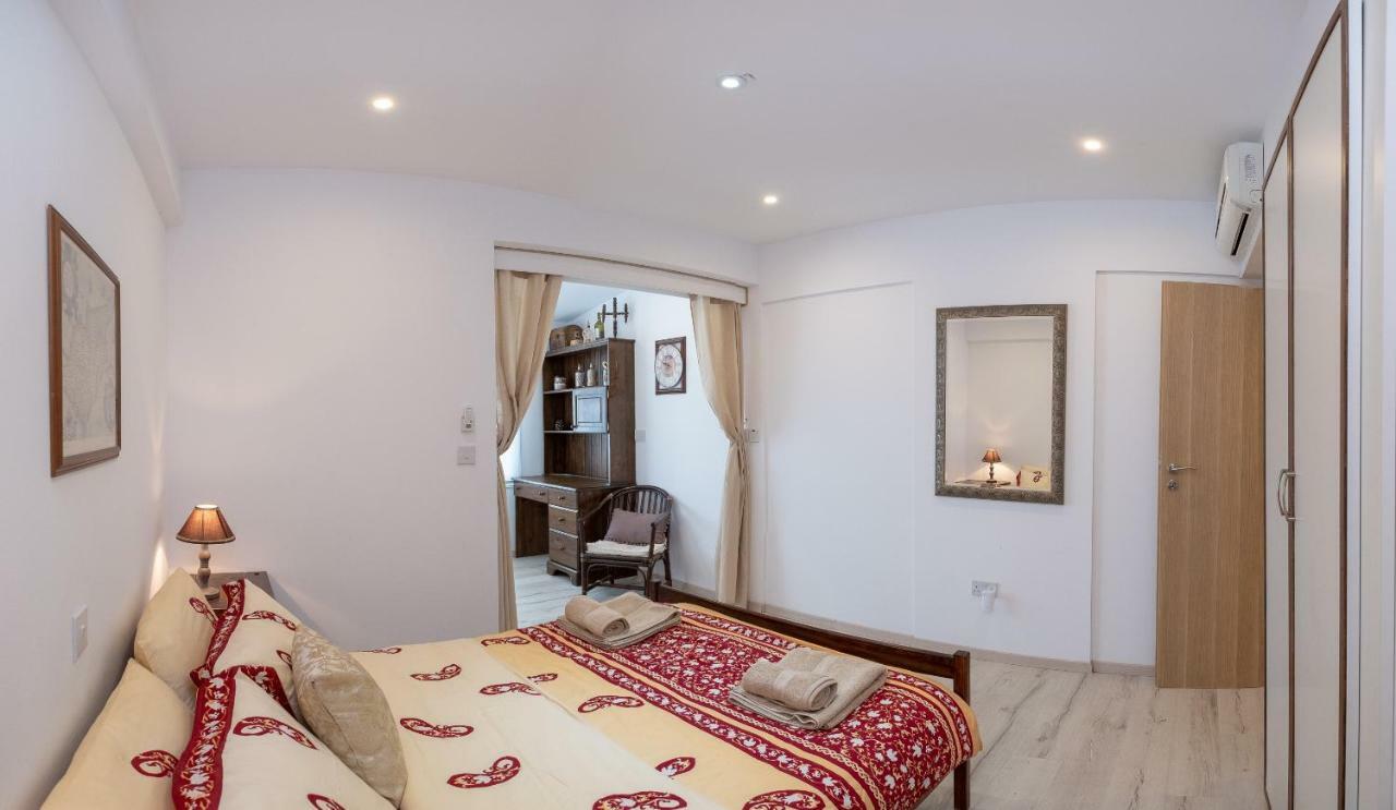 Townhouse By The Sea Pirate Harbor Paphos Exterior foto