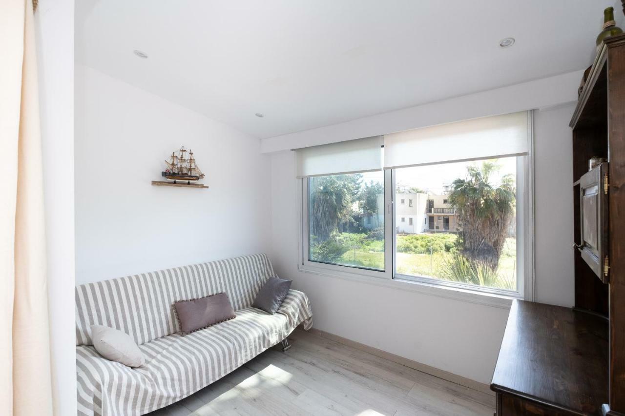 Townhouse By The Sea Pirate Harbor Paphos Exterior foto