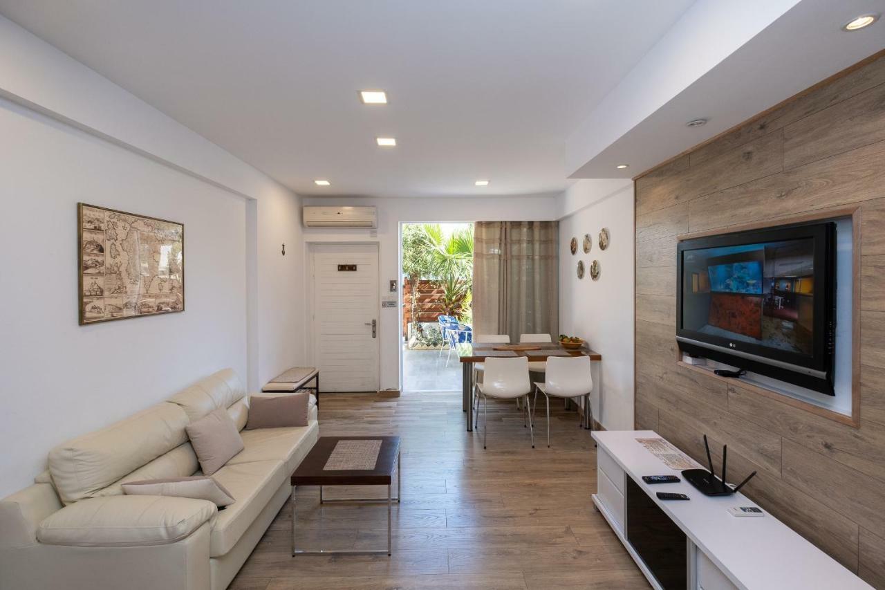 Townhouse By The Sea Pirate Harbor Paphos Exterior foto